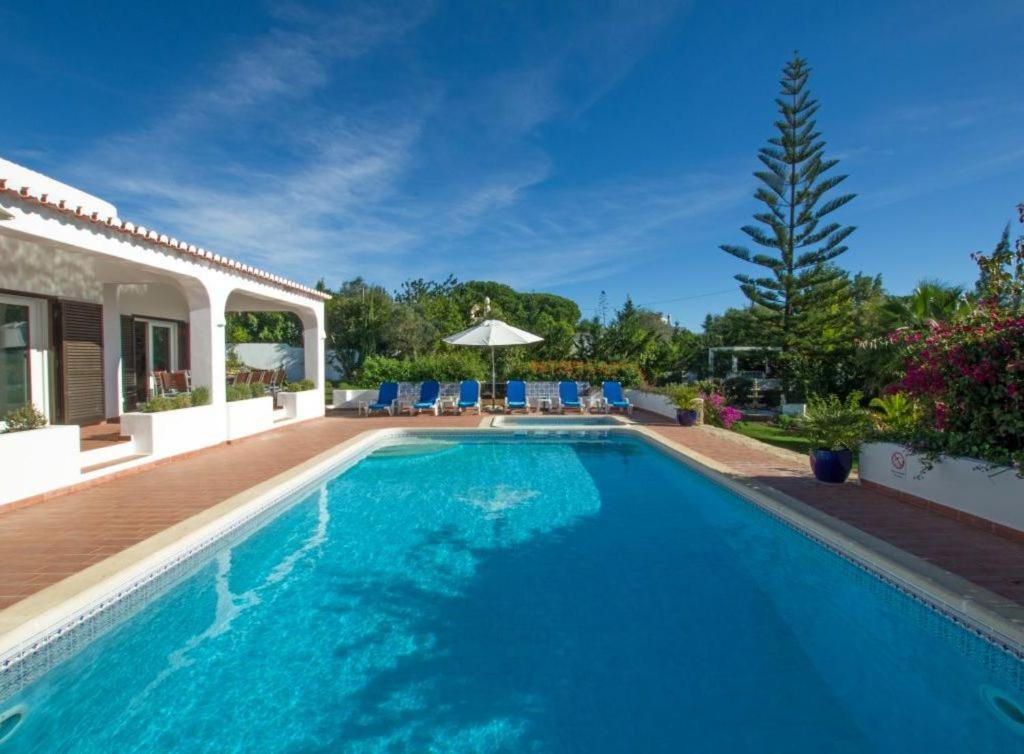 Villa Carvoeiro Tennis - Villa With Tennis Court And Private Heated Swimming Pool In Carvoeiro Exterior photo